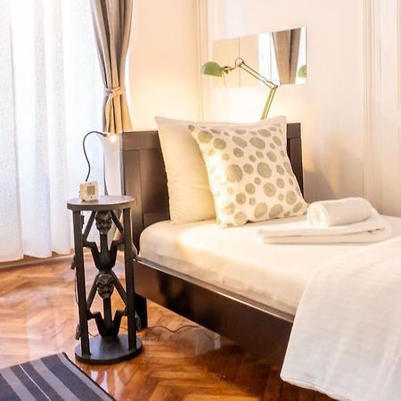 Central And Comfy 2Bdr Apartment Near Parliament Belgrade Luaran gambar