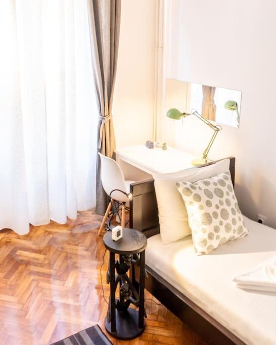 Central And Comfy 2Bdr Apartment Near Parliament Belgrade Luaran gambar