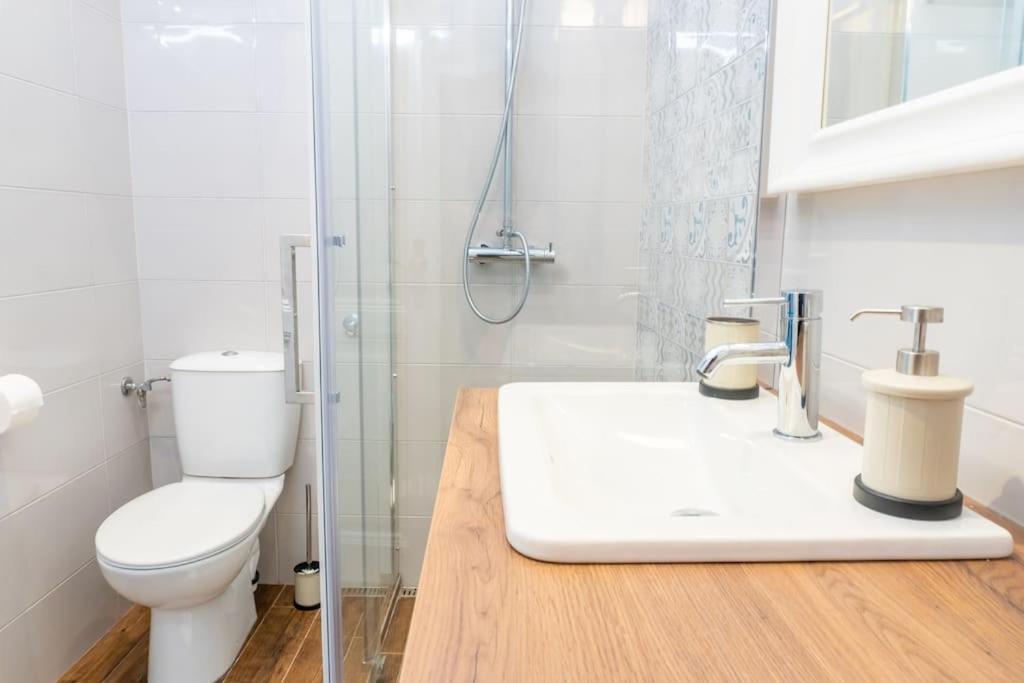 Central And Comfy 2Bdr Apartment Near Parliament Belgrade Luaran gambar