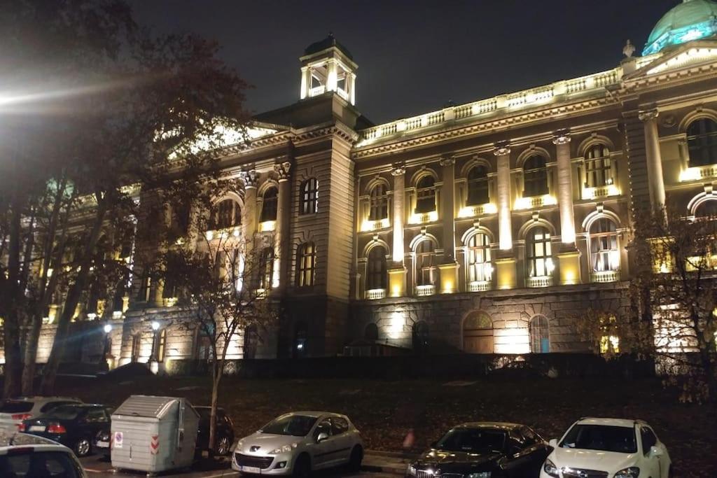 Central And Comfy 2Bdr Apartment Near Parliament Belgrade Luaran gambar